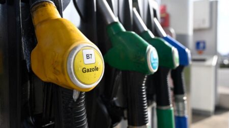 Gazole au-dessus de 2 €/L; SP-95 stagne malgré la guerre au Moyen-Orient Guerre au Moyen-Orient : le gazole toujours au-dessus de 2 euros le litre, le SP-95 stagne