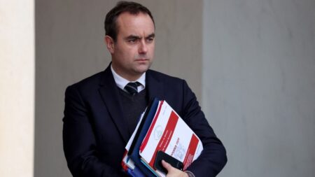 Guerre au Moyen-Orient: PM organise réunion avec les oppositions et promet briefing opérationnel Guerre au Moyen-Orient : le Premier ministre organise une réunion avec les oppositions et promet un "briefing très opérationnel"