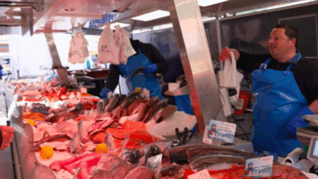 Guerre au Moyen-Orient: hausse du carburant pourrait faire monter le prix du poisson en France Guerre au Moyen-Orient : la hausse des tarifs du carburant pourraient se répercuter sur le prix des poissons en France