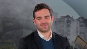 "L’augmentation de 10 dollars du baril de pétrole représente environ 100 euros de dépenses énergétiques supplémentaires par an pour un ménage", décrypte Erwann Tison, économiste et directeur des études de l’Institut de l’Entreprise.