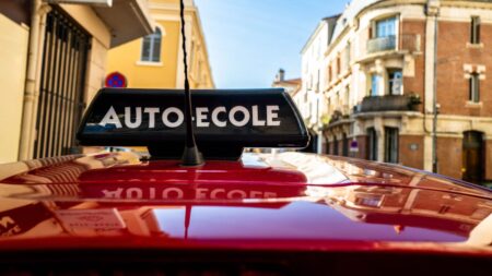 Guerre au Moyen-Orient : l'augmentation des prix des carburants aura "obligatoirement" une répercussion sur les heures de conduite, selon le syndicat Mobilians