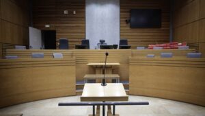 :
    Édito



  



  




      

  

  
    Faut-il prononcer davantage de peines d’inéligibilité pour sauver la politique ?
          De plus en plus d’élus, dont Marine Tondelier et François Ruffin, demandent la démission du député LFI Raphaël Arnault, soutenu par Jean-Luc Mélenchon malgré les polémiques judiciaires. Au-delà de son cas, l’affaire ravive le débat sur l’inéligibilité systématique des responsables politiques condamnés et sur la crédibilité des institutions.