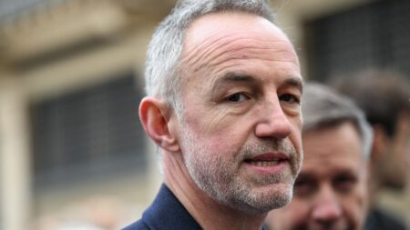 Municipales 2026 : dernière ligne droite sous haute tension à Paris, Marseille et Lyon
          À quelques jours du second tour, les candidats tentent de convaincre les électeurs dans un scrutin encore indécis.