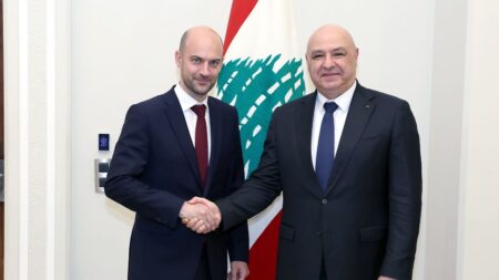 Le président libanais appelle à une trêve dans le conflit entre Israël et le Hezbollah, lors de la visite de Jean-Noël Barrot au Liban