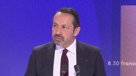 Prix des carburants : le RN accuse l’État de profiter de la hausse Prix des carburants : "L'État profite de cette hausse, l'État s'en met plein les poches", accuse le RN Sébastien Chenu