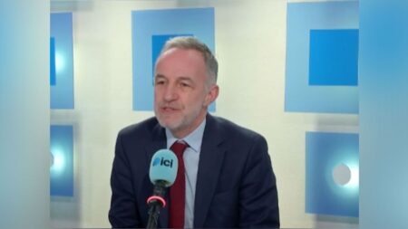 Violences sexuelles dans le périscolaire : Emmanuel Grégoire nie être concerné et renvoie à Dati Violences sexuelles dans le périscolaire : "Je ne suis nullement concerné", assure Emmanuel Grégoire, qui renvoie la balle à Rachida Dati