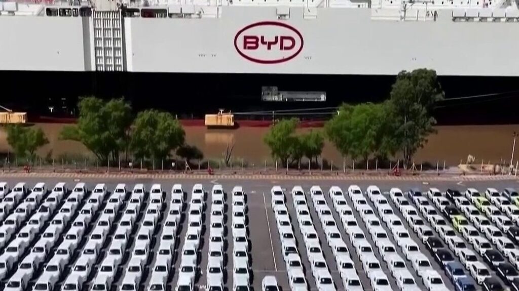 Prix des carburants : les ventes de voitures électriques continuent de grimper