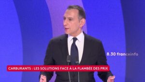Carburants : "Le gouvernement parle, essaie de rassurer, mais ne fait rien", estime Laurent Jacobelli