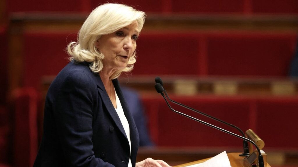 :
    Vrai ou faux




  



  




  
  L'Etat profite-t-il vraiment de la crise des carburants pour "s'en mettre plein les poches", comme l'affirme le Rassemblement national ?