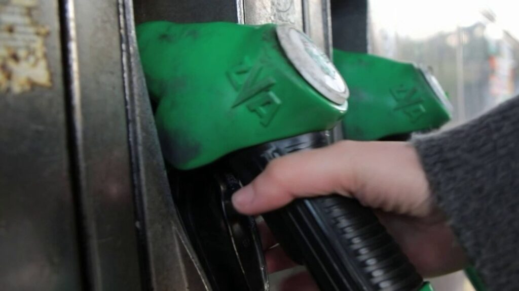 La hausse des prix à la pompe est-elle vraiment une aubaine pour le gouvernement ?
