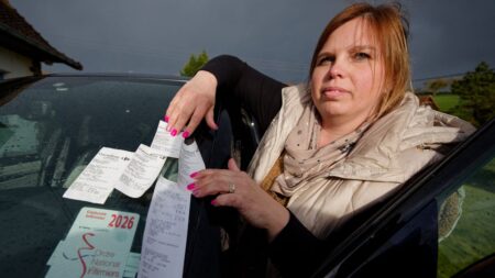 Infirmières, transporteurs, BTP... Pourquoi certains secteurs restent sur la réserve face aux nouvelles aides pour compenser les prix des carburants