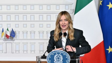 :
    Vrai ou faux



  



  




      

  

  
    L'Italie finance-t-elle la baisse des prix des carburants avec des coupes dans les budgets de la Santé et de la Sécurité ?