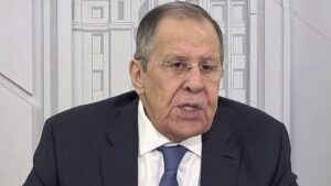 "Nous ne pouvons pas accepter ces accusations qui nous sont faites de transmettre à l'Iran du renseignement", tance Sergueï Lavrov, ministre des Affaires étrangères russe