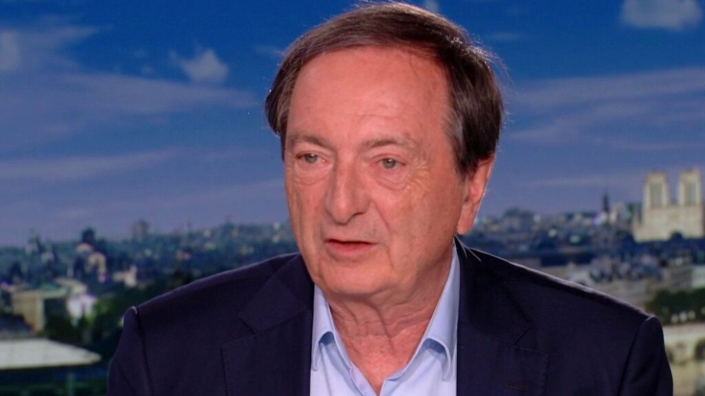 Michel-Edouard Leclerc propose de "suspendre" les certificats d'économies d'énergie, une taxe qui pourrait faire baisser "de 15 centimes" le prix des carburants