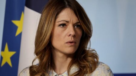 Prix des carburants : "Il n'est pas question de revenir sur les certificats d'économies d'énergie", une taxe qui finance la transition énergétique, assure la porte-parole du gouvernement