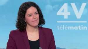 Hausse du prix du carburant : "La seule possibilité, c'est le blocage du prix à 1,80 euro", estime Manon Aubry, députée européenne LFI