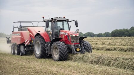 Prix du carburant: mesures ciblées pour pêcheurs, agriculteurs et transporteurs routiers Hausse des prix du carburant : le gouvernement annonce des mesures "ciblées" pour les pêcheurs, les agriculteurs et les transporteurs routiers