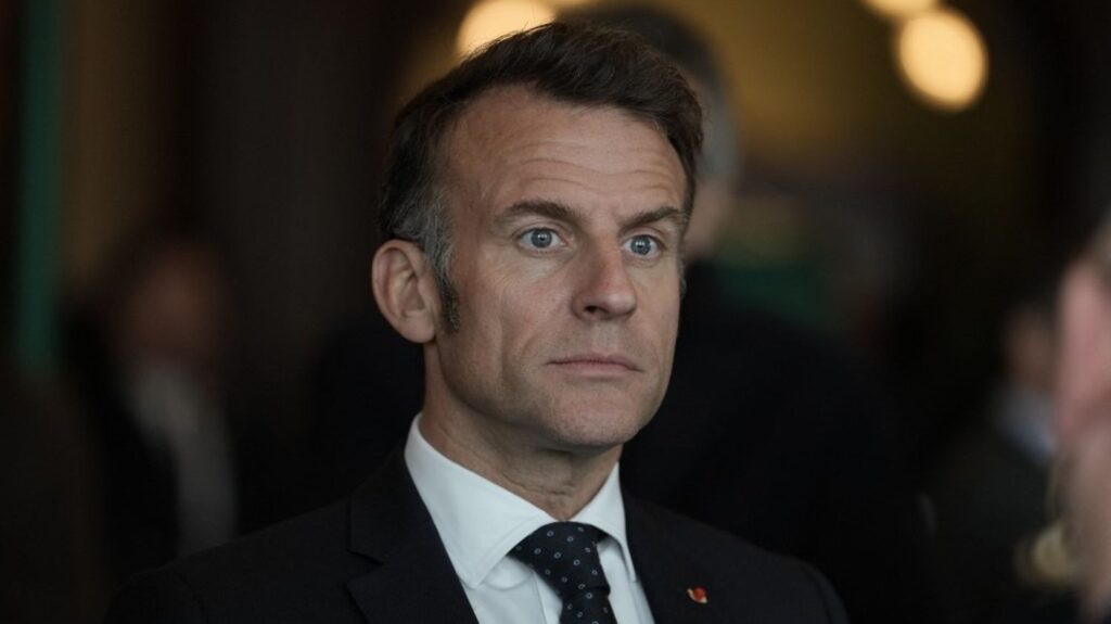 Propos racistes sur CNews : Emmanuel Macron "a toujours condamné toutes les attaques racistes d’où qu’elles viennent", défend son entourage