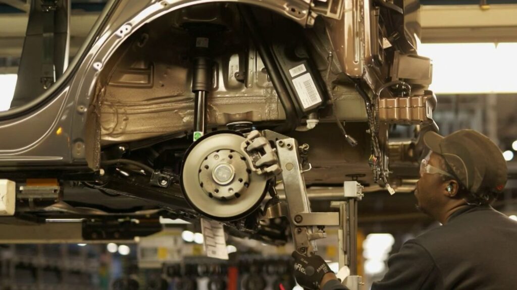 Quel avenir pour le site Stellantis de Poissy ?