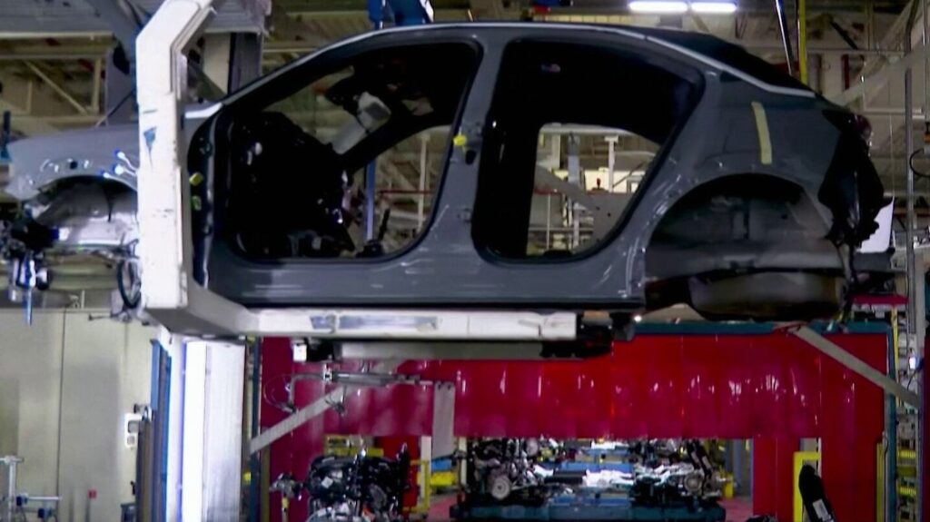 Stellantis va arrêter la production de véhicules dans son usine de Poissy