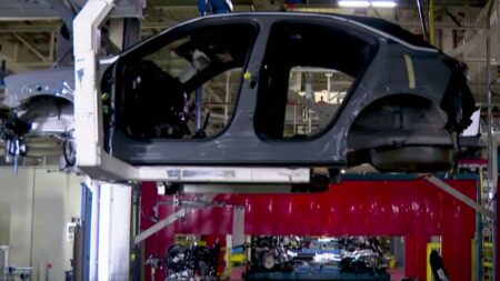 Stellantis va arrêter la production de véhicules dans son usine de Poissy