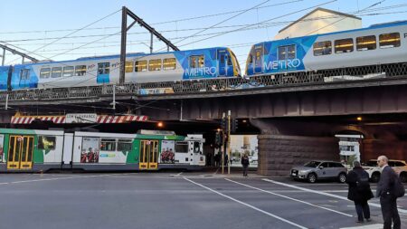 Transports publics gratuits en Asie et en Australie face à la hausse des prix des carburants En Asie et en Australie, des transports publics gratuits pour limiter l'impact de la hausse des prix des carburants