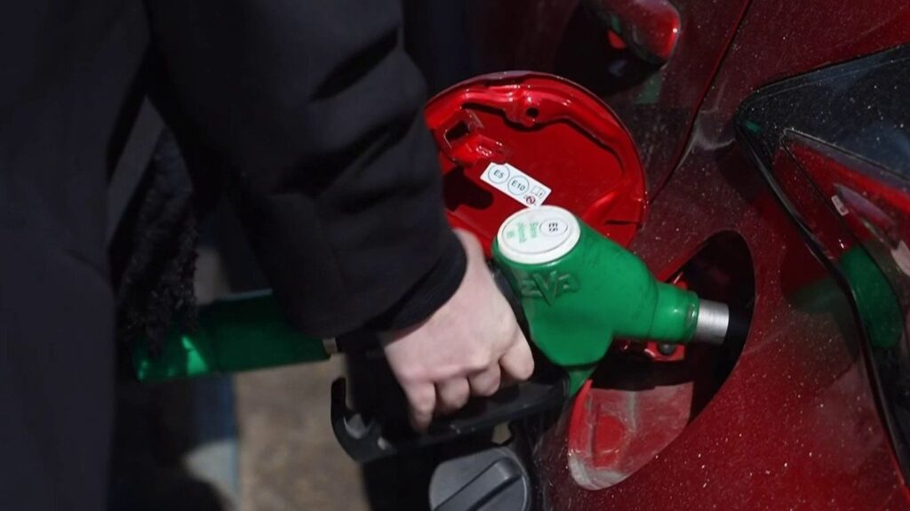 Revenus annuels, nombre de kilomètres… À qui sont destinées les aides sur le carburant ?