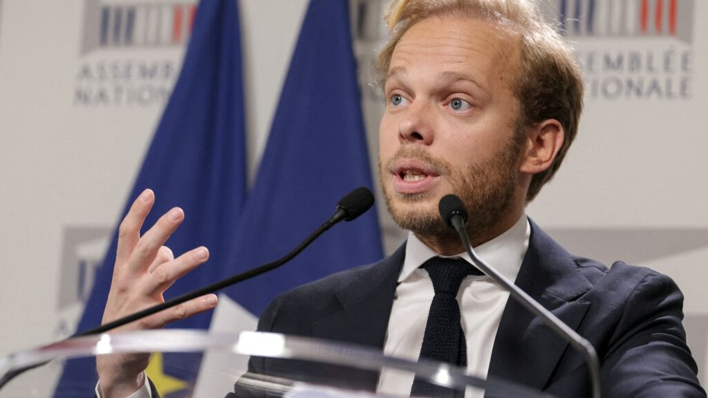 Rapport sur l'audiovisuel public : "biais idéologiques", "neutralité", quasi-faillite"... On a vérifié les accusations de Charles Alloncle
