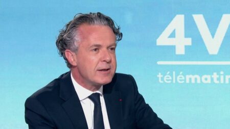 Christophe Béchu confirme des "discussions" entre Édouard Philippe et Gabriel Attal pour 2027 : "Tout le monde a conscience qu'il ne pourra pas y avoir pléthore de candidats sur la ligne d'arrivée"