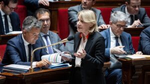 Crise chez Grasset : la ministre de la Culture estime "légitime de s'interroger sur la rupture du lien entre les auteurs et leur maison d'édition"