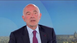 "Il faut absolument nous libérer de notre dépendance aux énergies fossiles", estime l'ancien ministre de l'Économie Pierre Moscovici