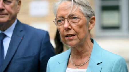 :
    Édito



  



  




      

  

  
    Élisabeth Borne claque la porte de Renaissance et relance le débat sur les micropartis

          À quelques mois de la présidentielle, Élisabeth Borne quitte la direction de Renaissance pour lancer son propre mouvement. Une décision qui illustre la fragmentation croissante du paysage politique.