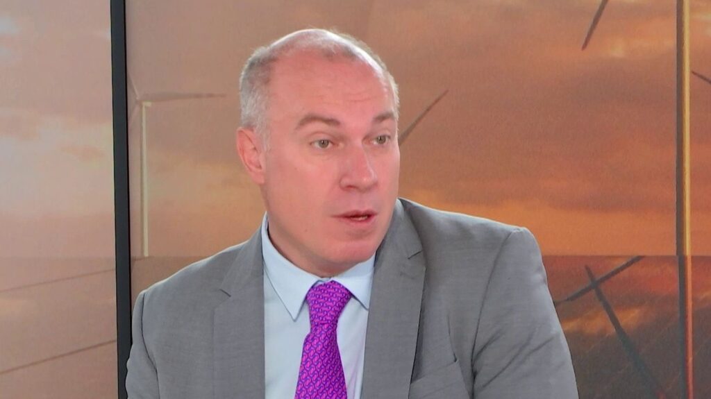 Écologie : "Notre dépendance aux énergies fossiles, c'est un vrai talon d'Achille géopolitique", pointe le chercheur François Gemenne