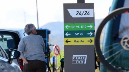 Les marges des distributeurs de carburant sont en moyenne équivalentes à celles pratiquées avant la guerre au Moyen-Orient, annonce le ministère de l'Economie