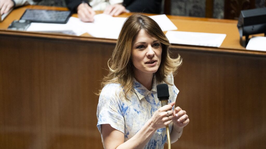 :
    Vidéo




  



  




  
  "Nous travaillons à de nouvelles mesures d'aides" sur les carburants, affirme la porte-parole du gouvernement, Maud Bregeon