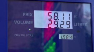TotalEnergies répond au gouvernement, qui envisage de puiser dans les superprofits pour financer de nouvelles aides sur le carburant