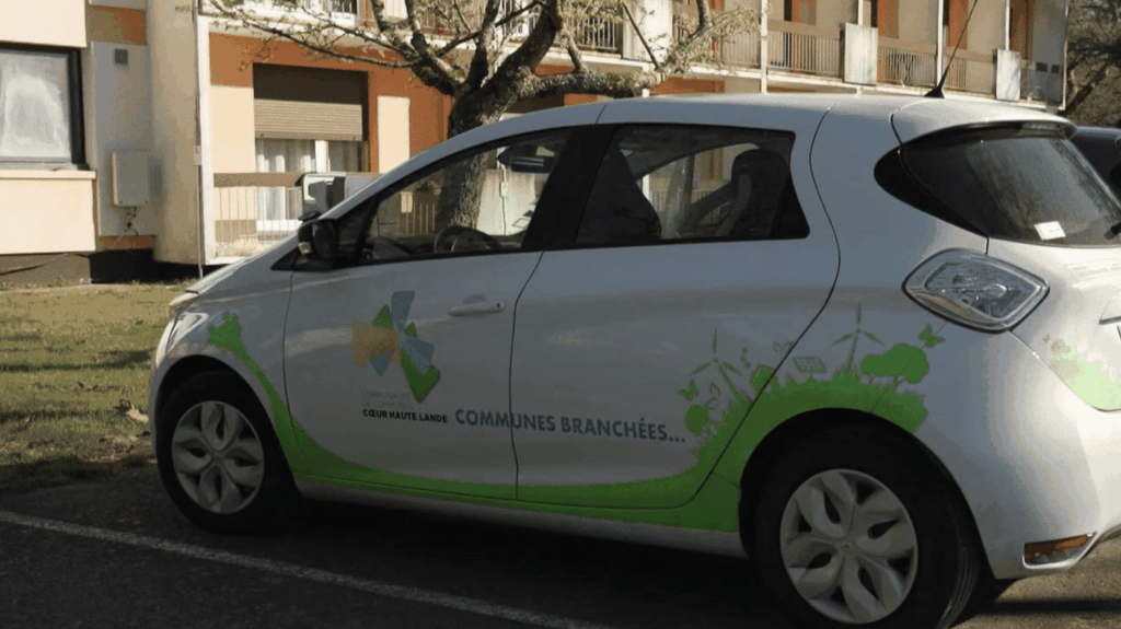 "Si on n'anticipe pas cette transformation énergétique, on prendra beaucoup de retard" : ces entreprises qui ont fait le choix de se tourner vers les véhicules électriques