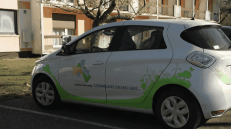 "Si on n'anticipe pas cette transformation énergétique, on prendra beaucoup de retard" : ces entreprises qui ont fait le choix de se tourner vers les véhicules électriques